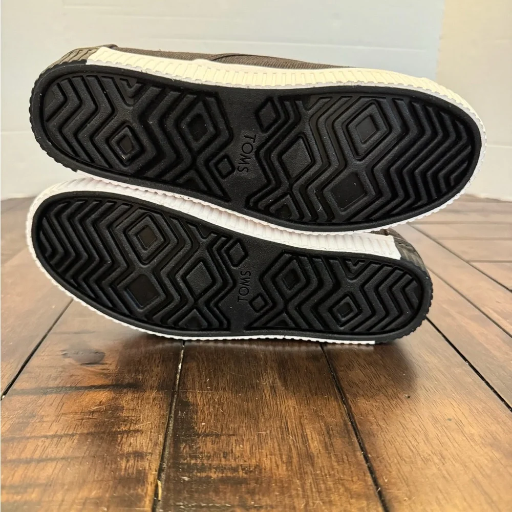 TOMS Cordones Indio Womens 7 B Sneakers Casual Shoes Black Heritage Canvass NIB